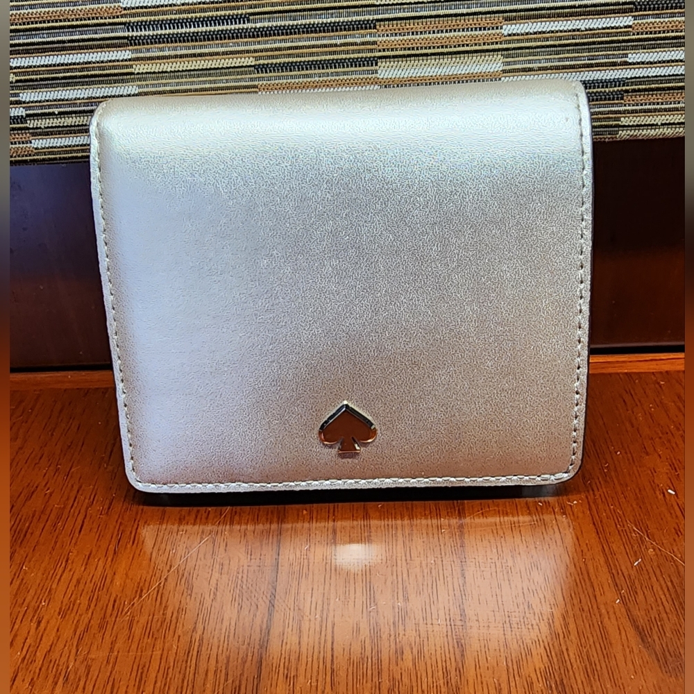 NWT Kate Spade Small Bifold Wallet